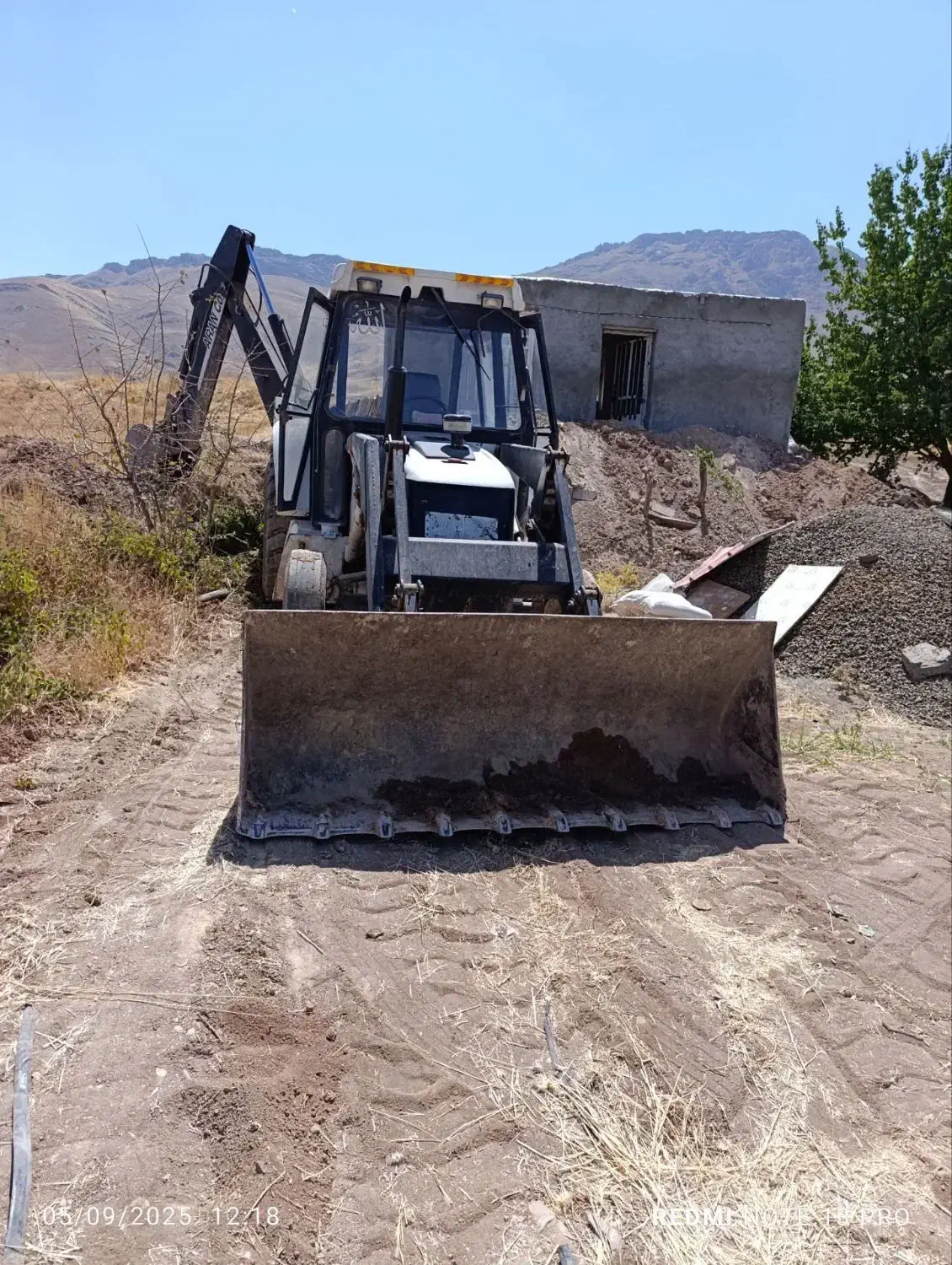 بیل مکانیکی بکهو کاملا سالم|خودرو سنگین|کامیاران, |دیوار