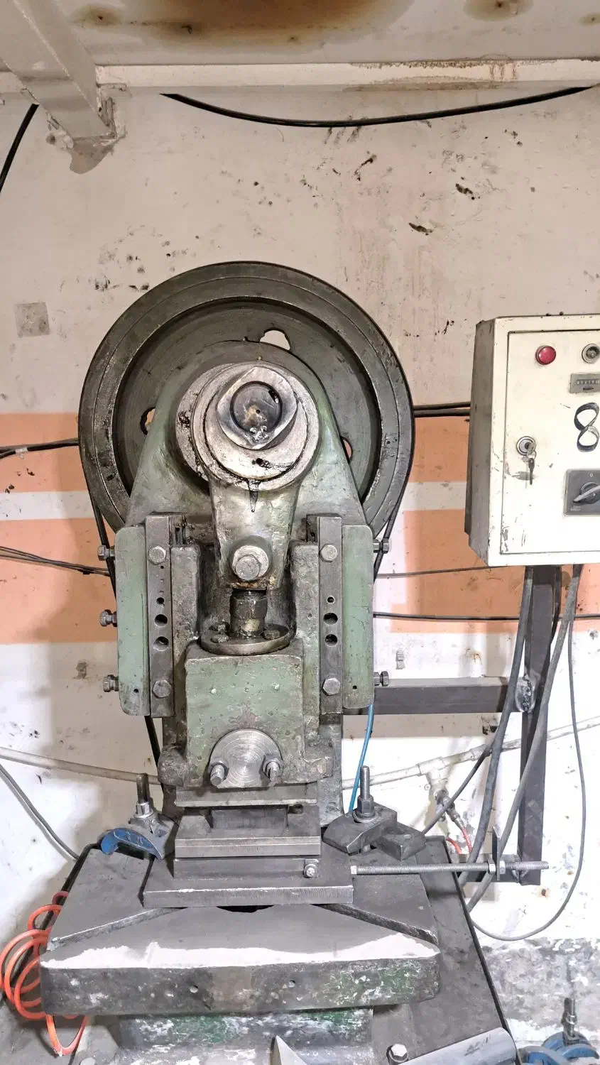 پرس ۱۵ تن ظربه ای لنگ متحرک پنوماتیک|ماشین‌آلات صنعتی|ری, تصفیه خانه|دیوار