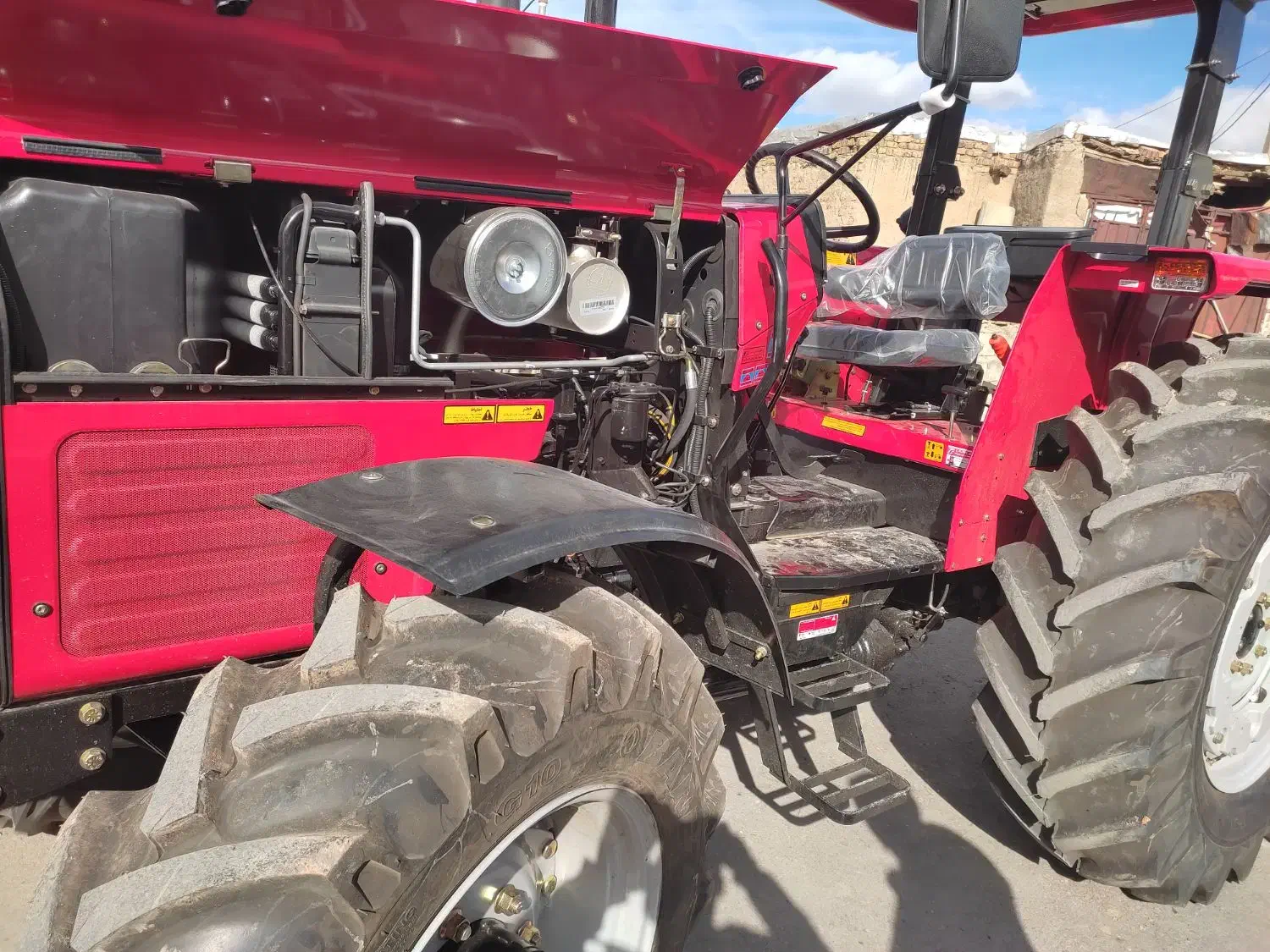 کار با توراکتور|خدمات باغبانی و درختکاری|دورود, |دیوار