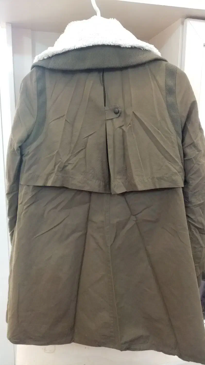 کاپشن|لباس|نیشابور, شهرک اندیشه|دیوار