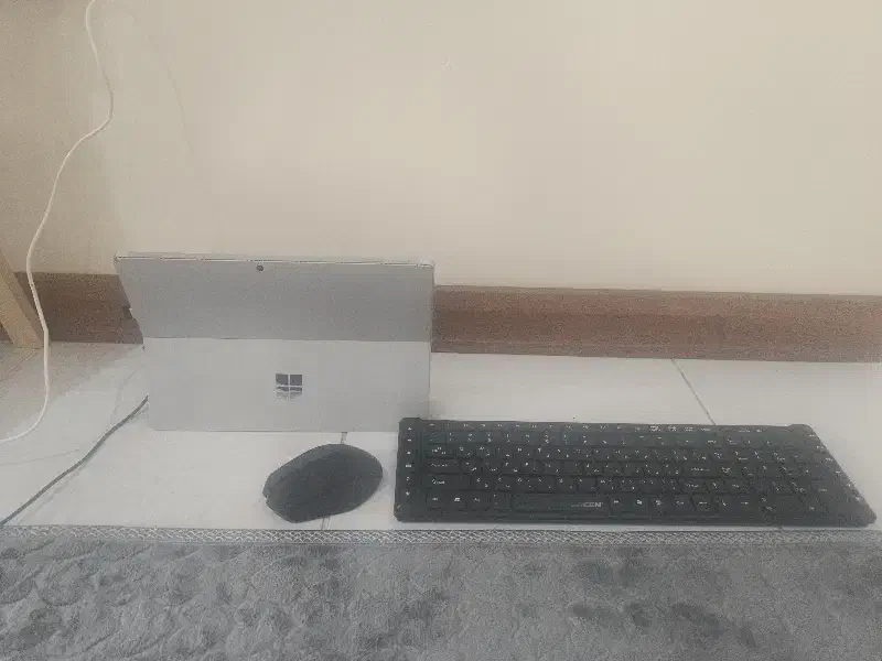 سرفیس پرو۴|رایانه رومیزی|پرند, فاز ۳|دیوار