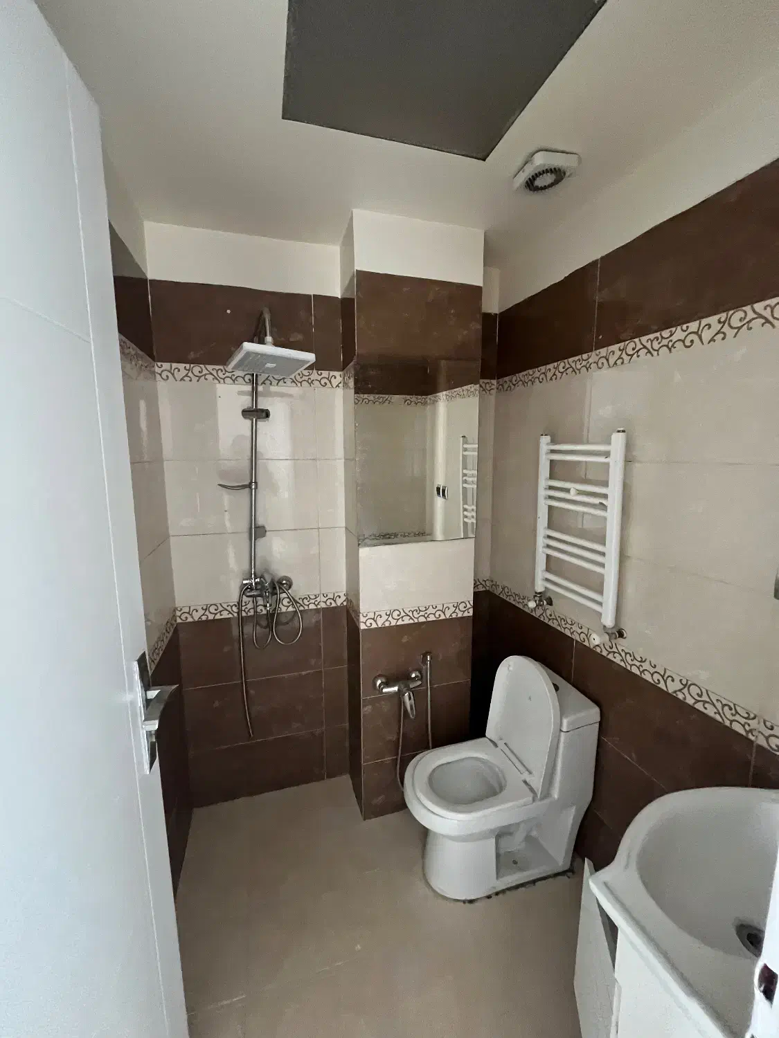 آ‌پارتمان ۱۲۰ متری ۲ خواب/فول امکانات