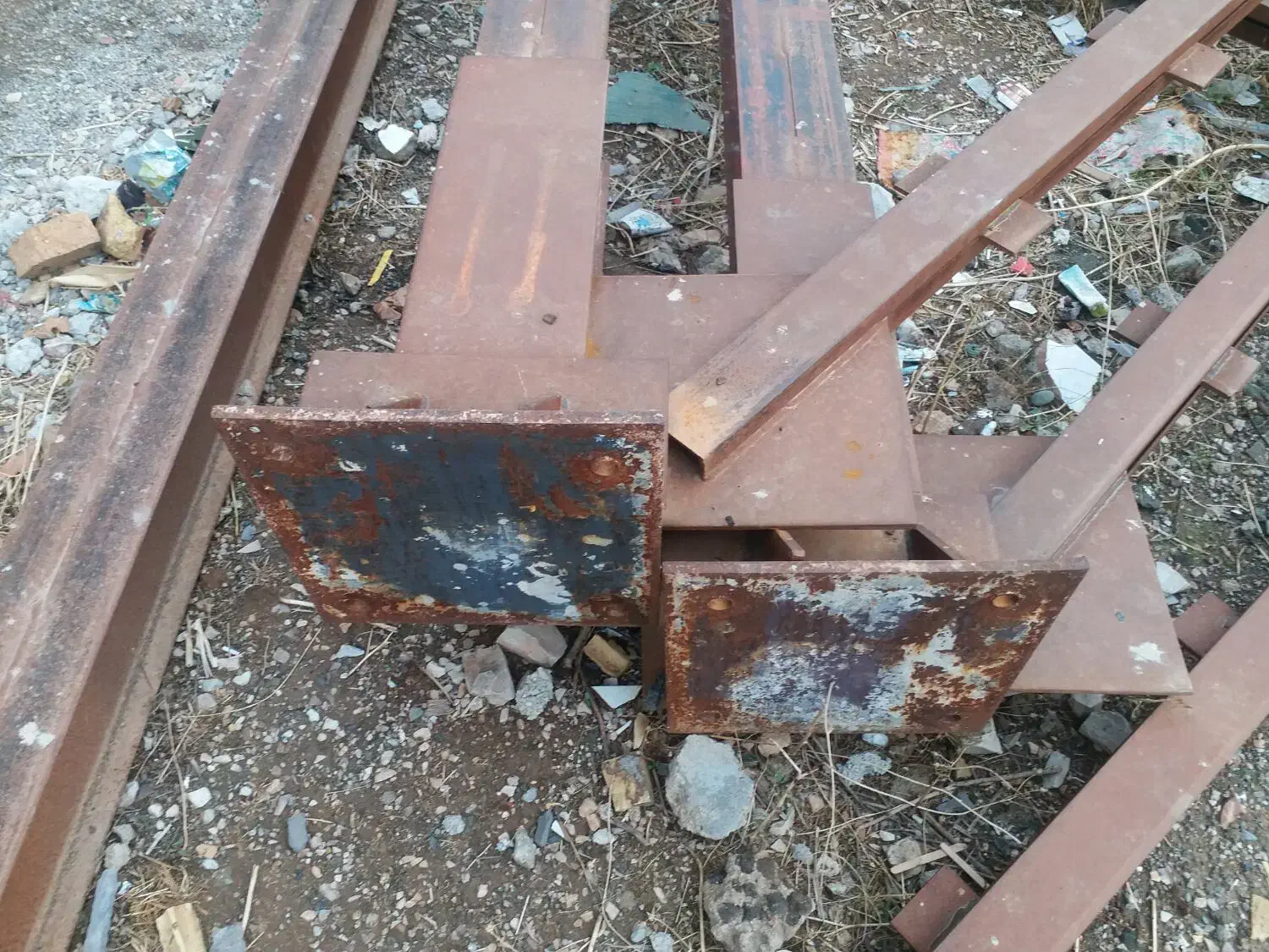 فروش اهن آلات کار کرده ونو|مصالح و تجهیزات ساختمان|ماهیدشت, |دیوار