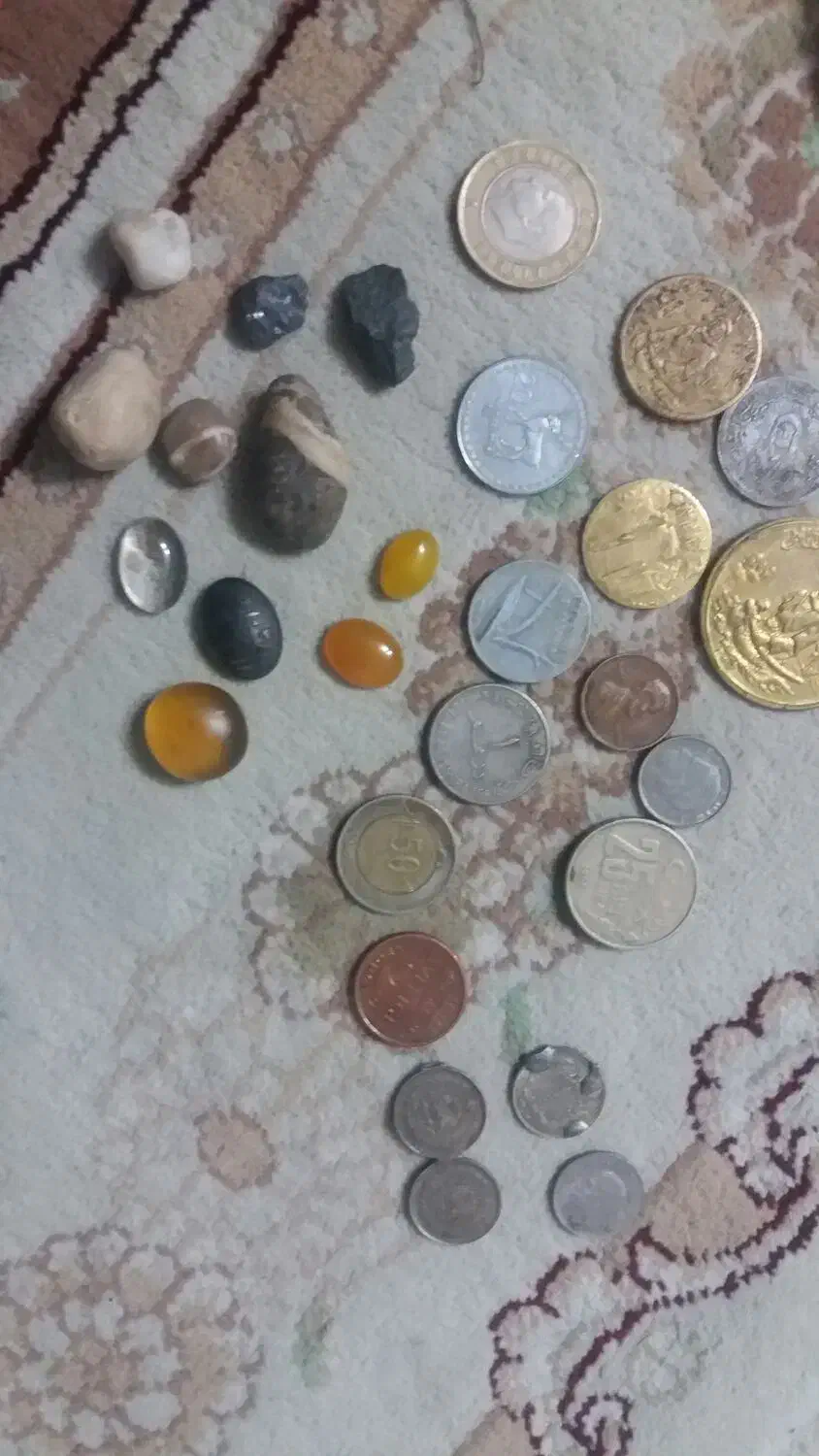 تعدادی سکه وسنگ وخنزل قدیمی|کلکسیون و سرگرمی|ری, علایین|دیوار