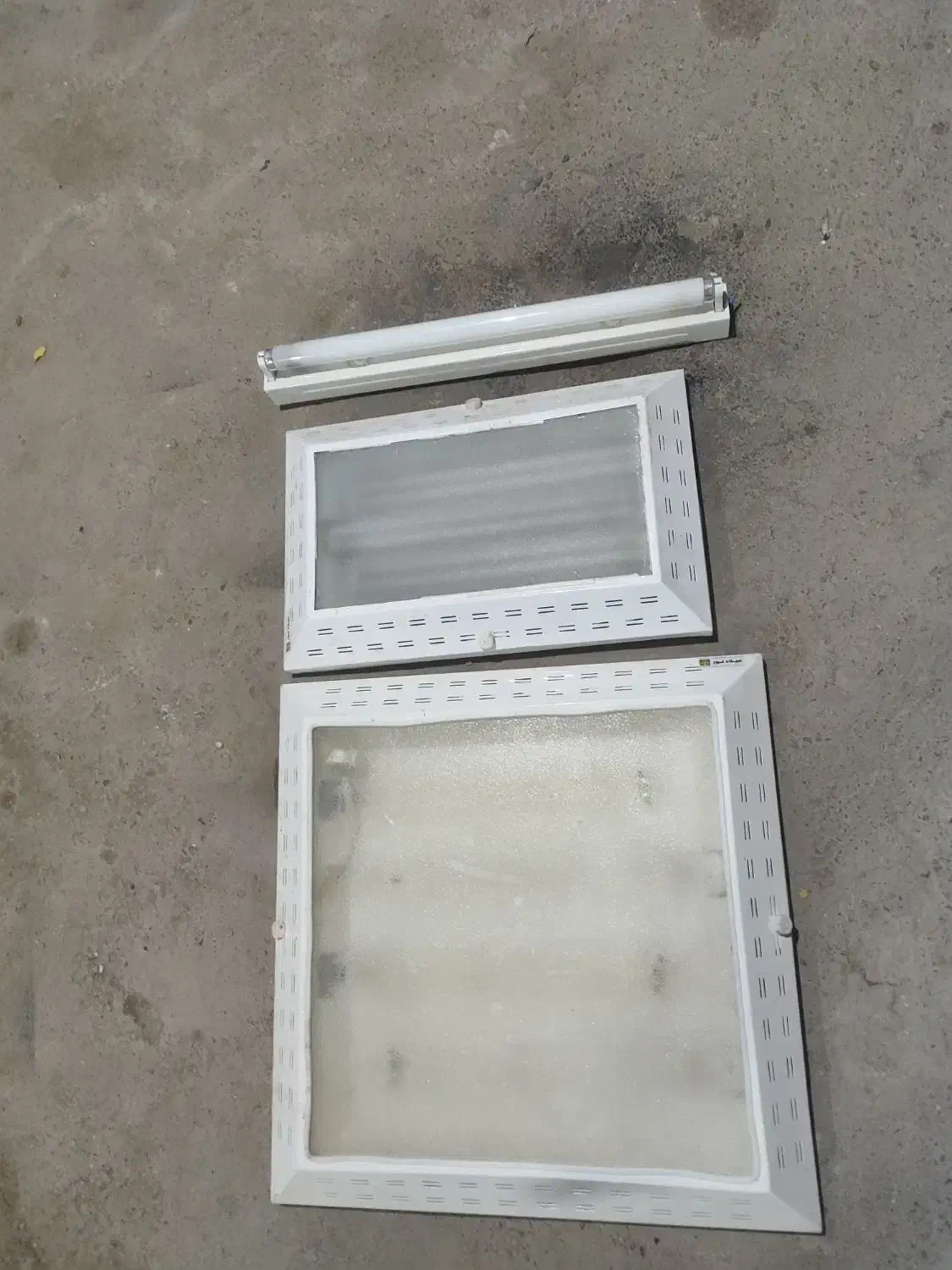 مهتابی|لامپ و چراغ|قم, پردیسان|دیوار