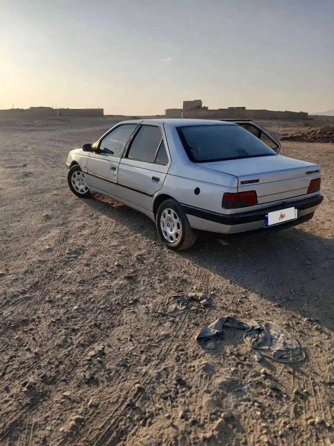 پژو۴۰۵|خودرو سواری و وانت|ساوه, |دیوار