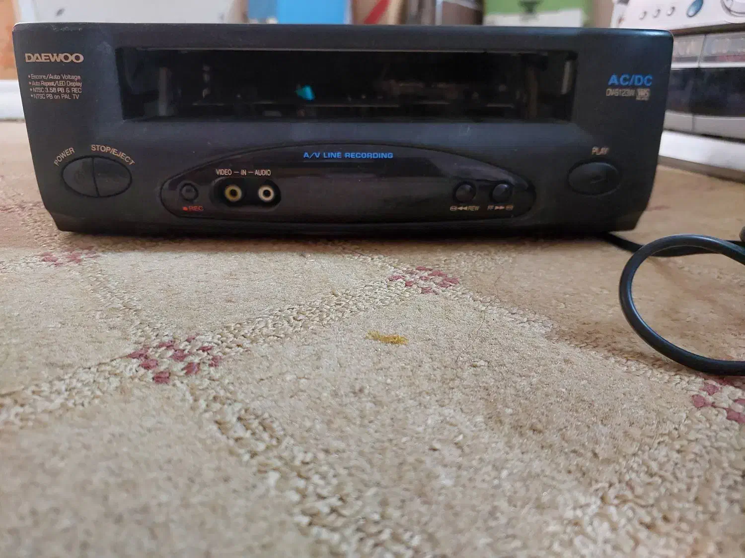 دستگاه ها برقی ،موکت، تلفن، دستکش بوکس، سرخ کن|سایر لوازم برقی|اراک, |دیوار