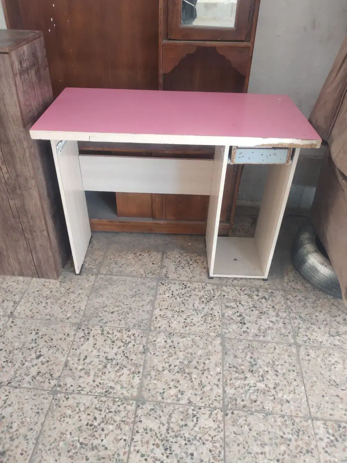 میز تحریر وکامپیوتر|میز تحریر و کامپیوتر|فولادشهر, مسکن مهر فولادشهر|دیوار