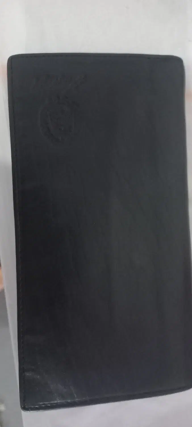 کیف مدارک پیدا شده|اشیا|گرگان, |دیوار