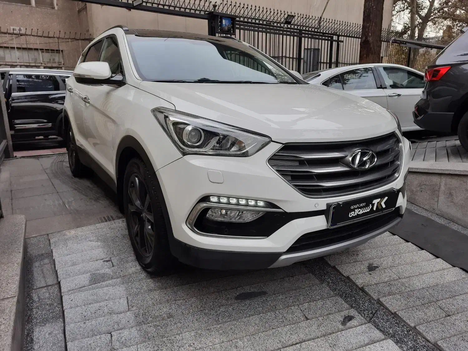 سانتافه سفید ۲۰۱۶ بی رنگ|خودرو سواری و وانت|تهران, الهیه|دیوار