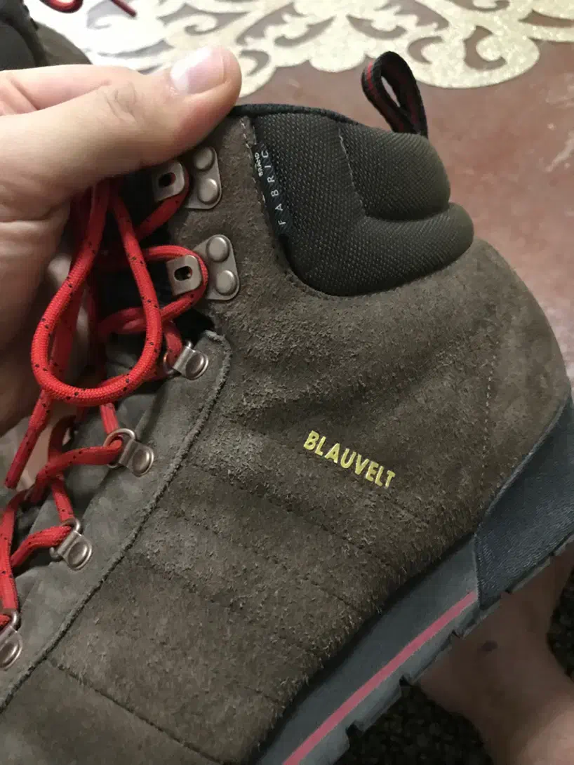 ۲عدد بوت اصلی اورجینال 44|کیف، کفش، کمربند|همدان, |دیوار