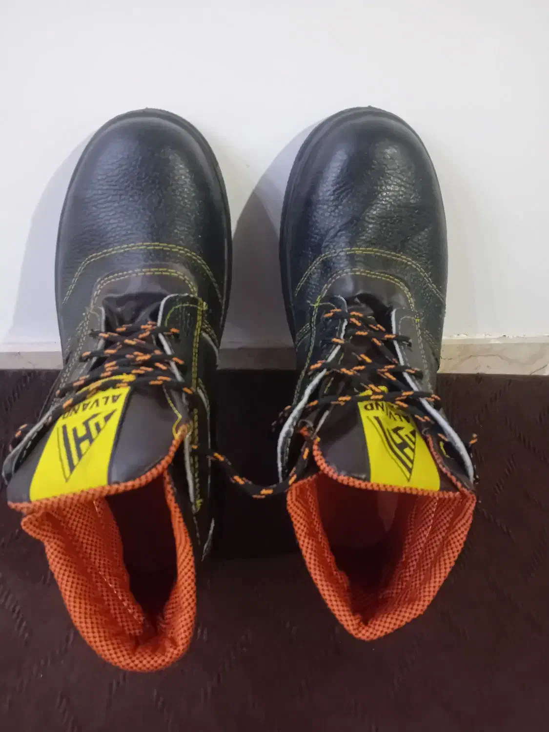 دو عدد کفش ایمنی و فوتسالی سالنی|کیف، کفش، کمربند|ایلام, |دیوار