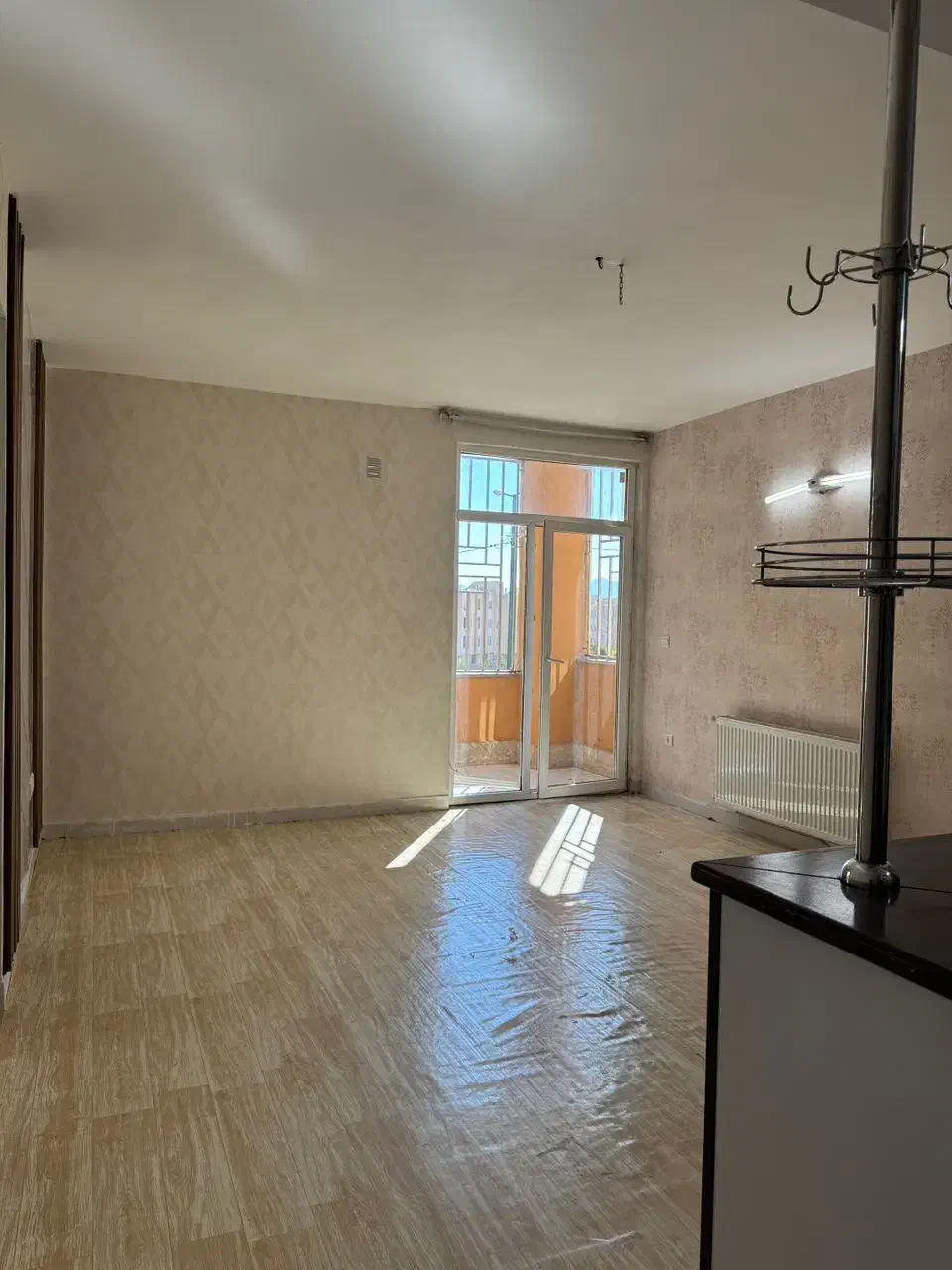 آپارتمان ۷۶ متری دو خواب ( بازسازی شده )|فروش آپارتمان|مهاجران, |دیوار