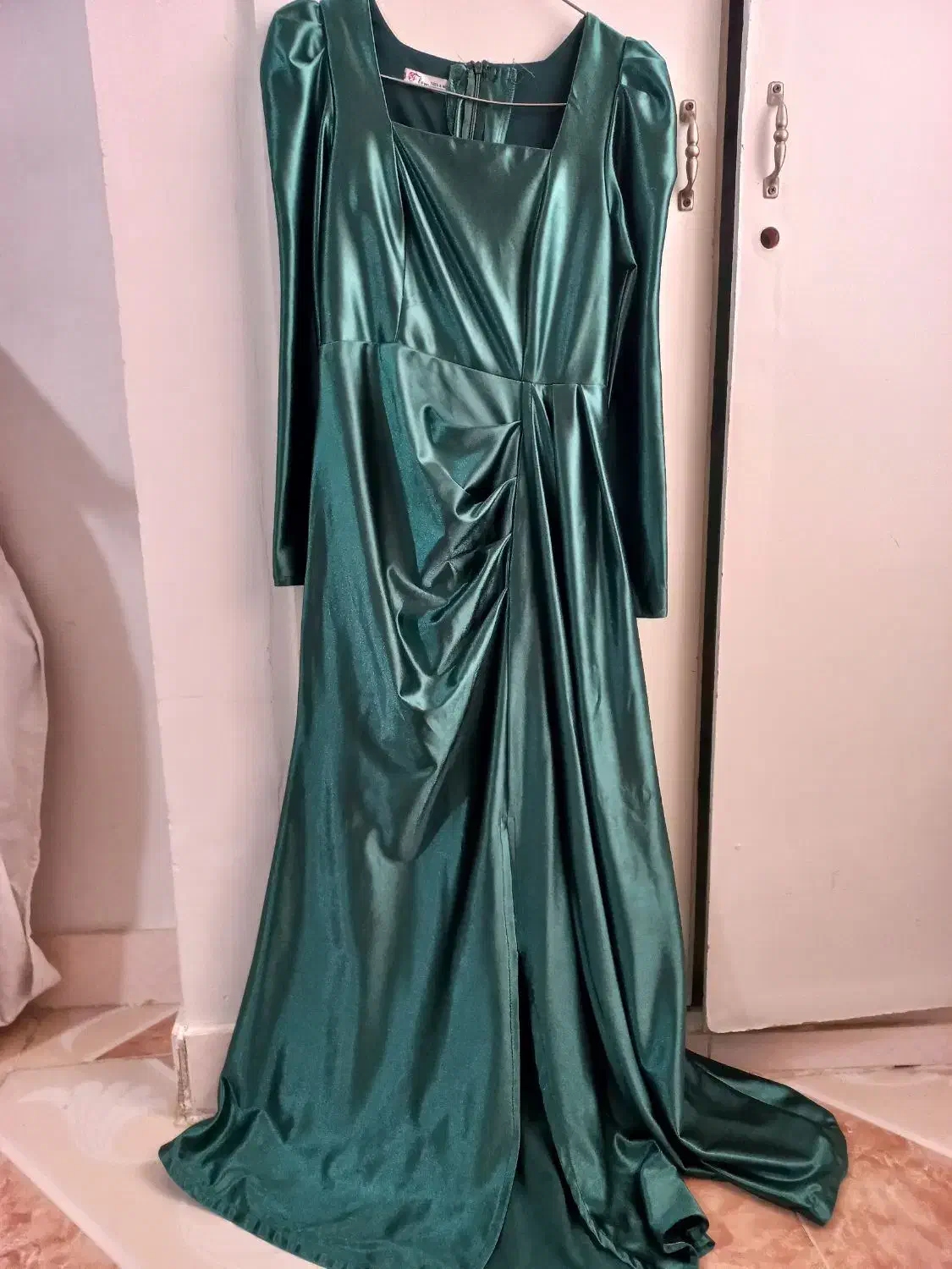 لباس مجلسی|لباس|فردوسیه, |دیوار