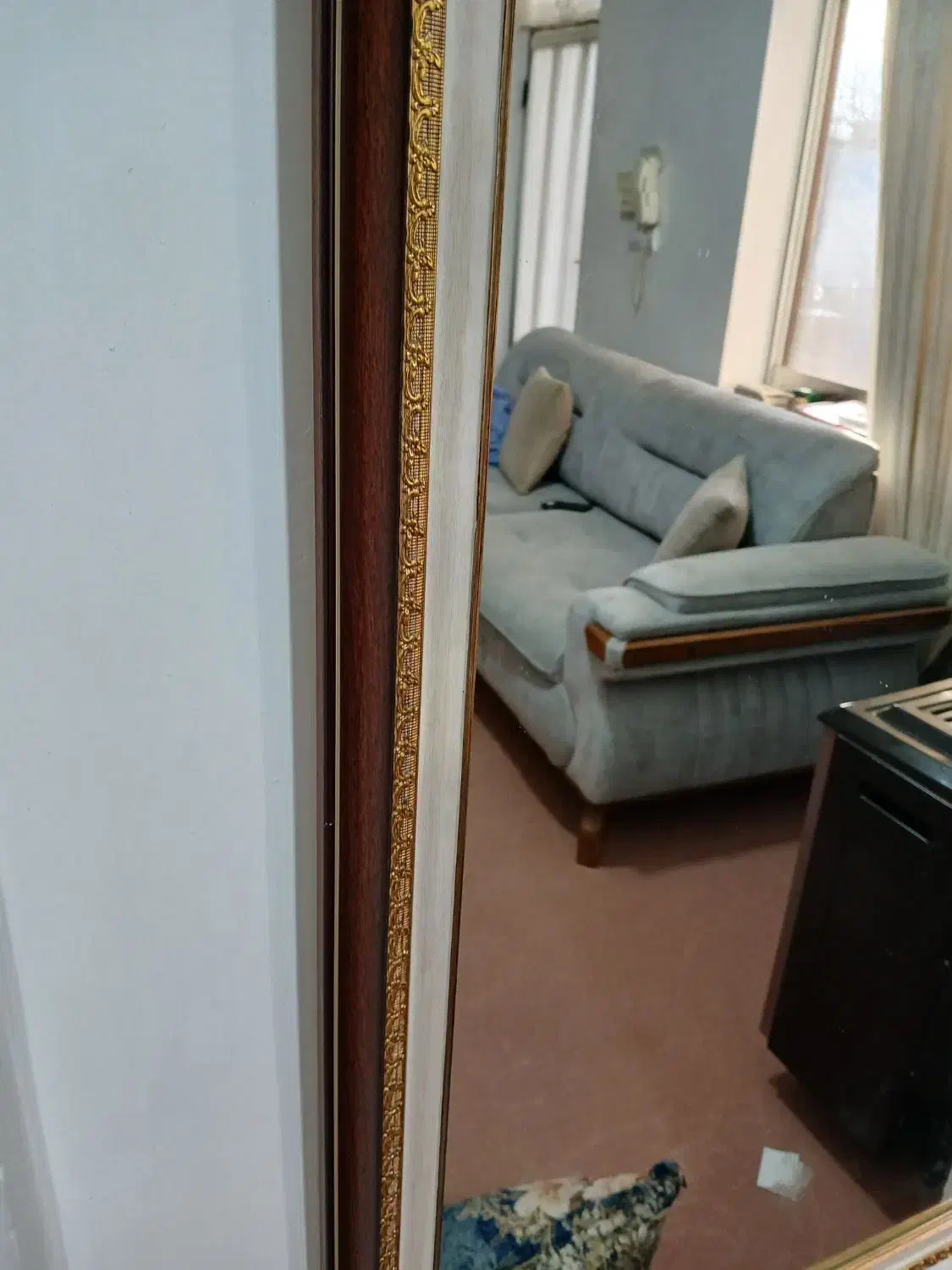 آینه|آینه|سرخنکلاته, |دیوار