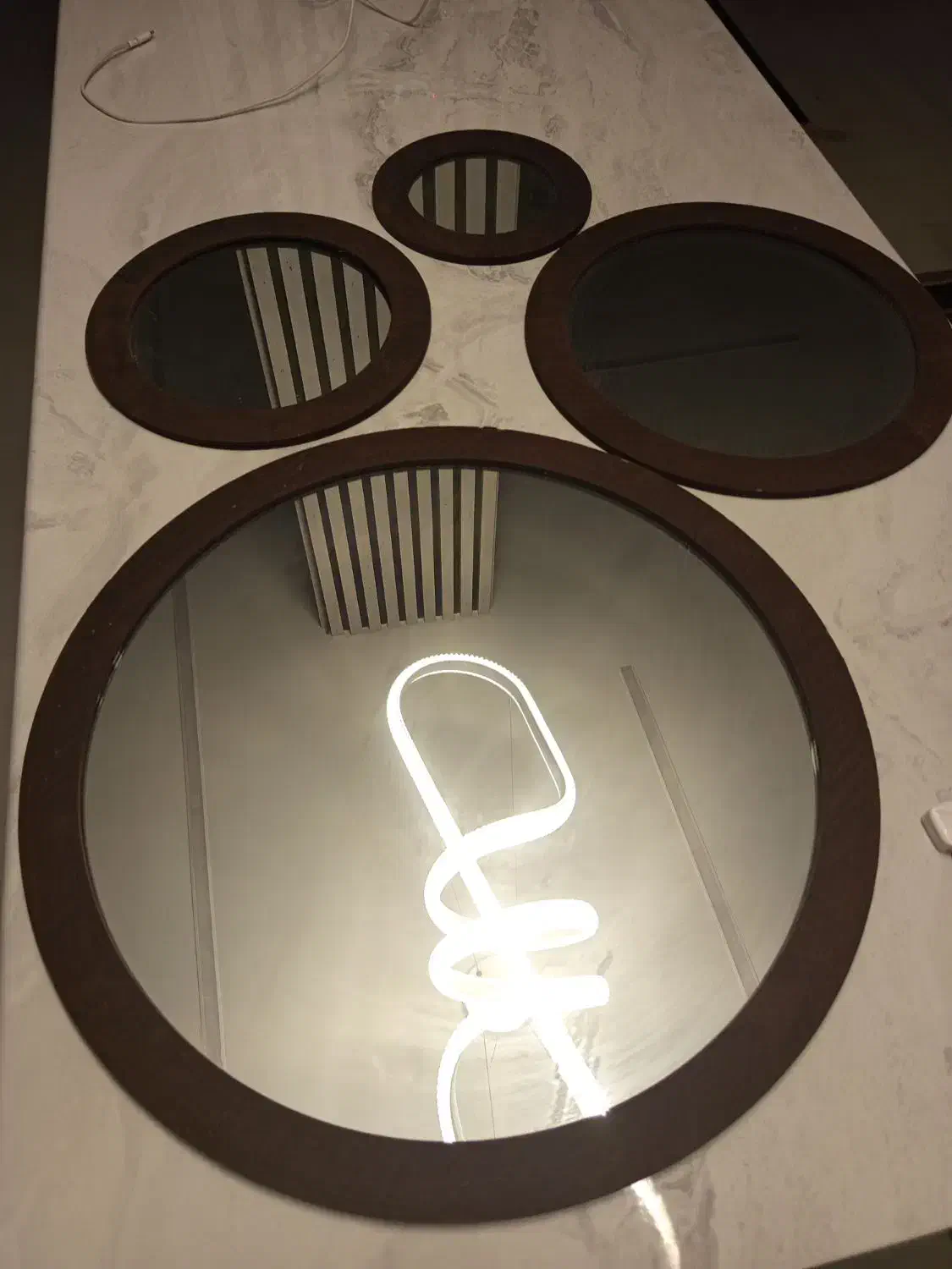 آیینه گرد چوبی|آینه|پردیس, فاز ۲|دیوار