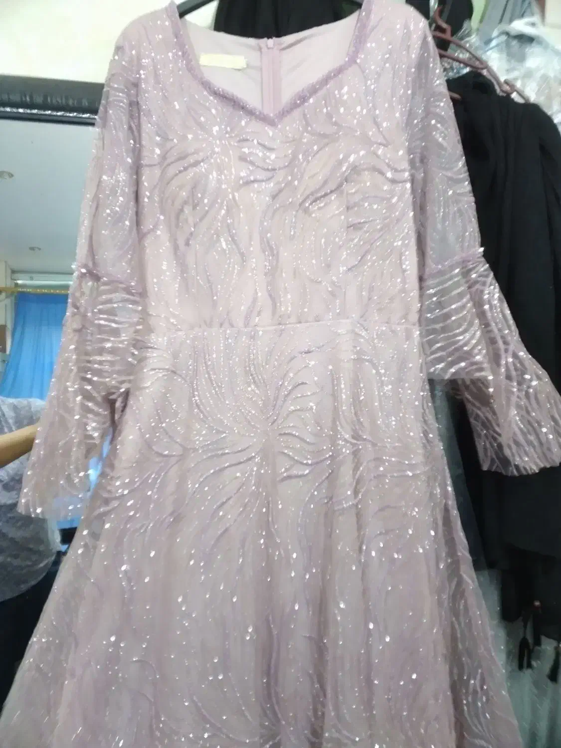 لباس مجلسی|لباس|کلاچای, |دیوار