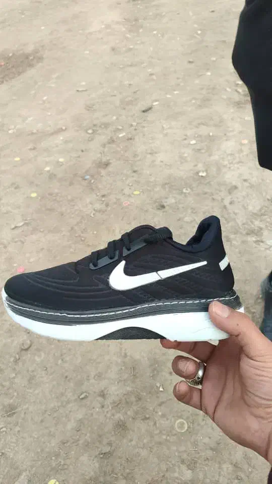 کفش طبی و کتونی|کیف، کفش، کمربند|پرند, فاز ۶|دیوار