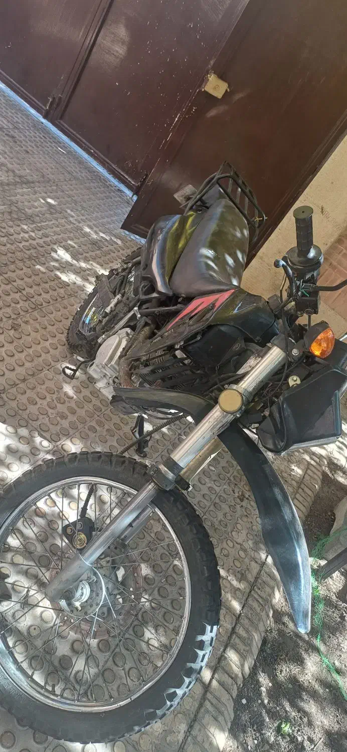 تریل زیپ استار ۲۰۰ سی سی جی وای|موتورسیکلت|پرند, فاز ۲|دیوار