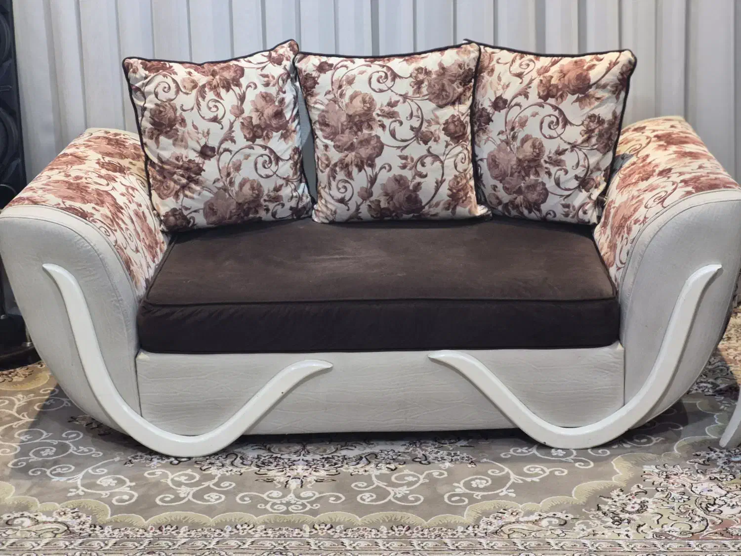 مبل ۷نفره کارکرده قیمت توافقی|مبلمان خانگی و میز عسلی|ابهر, |دیوار