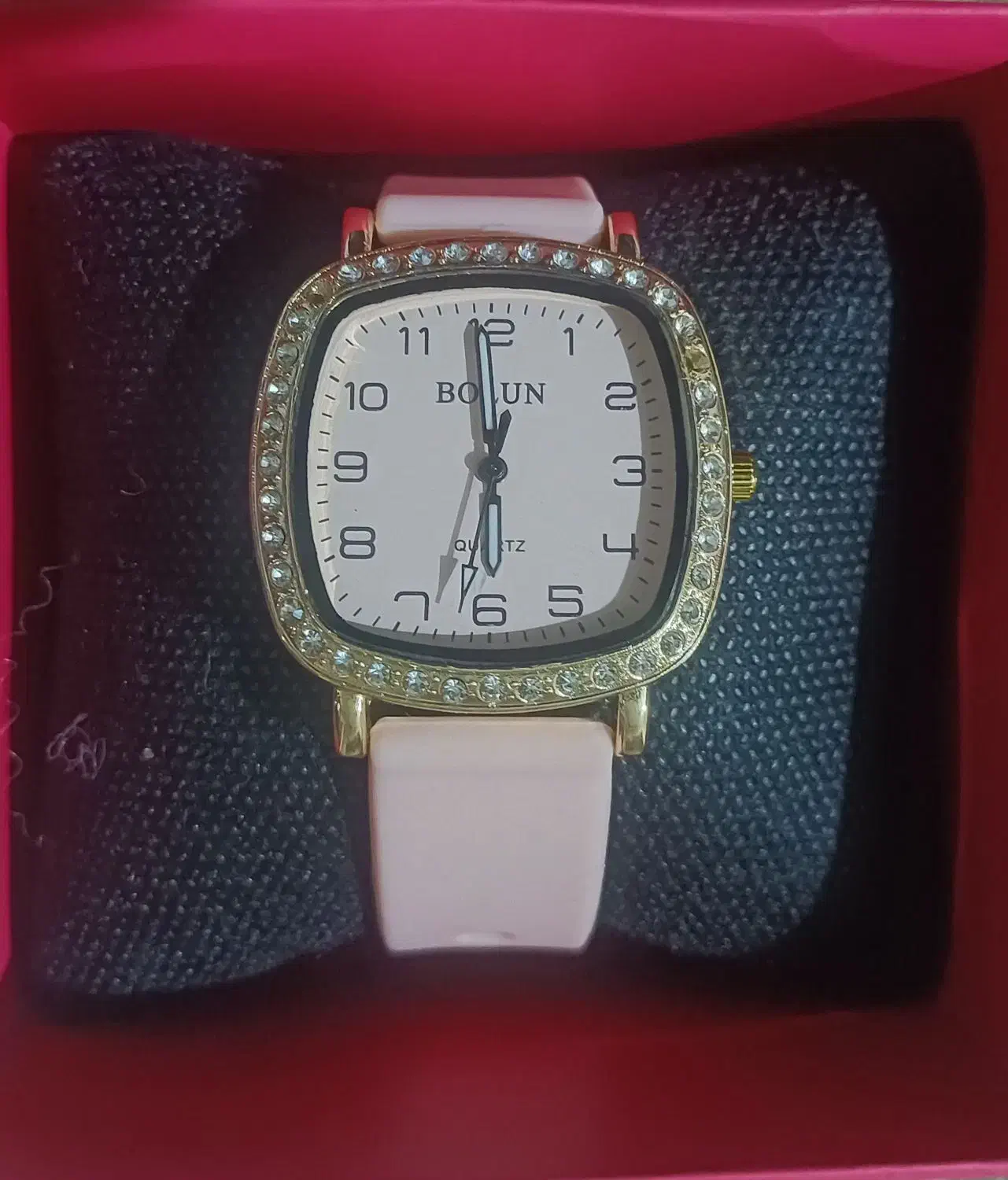 ساعت نو با جعبه کامل بدون یک بار استفاده|ساعت|ایذه, |دیوار