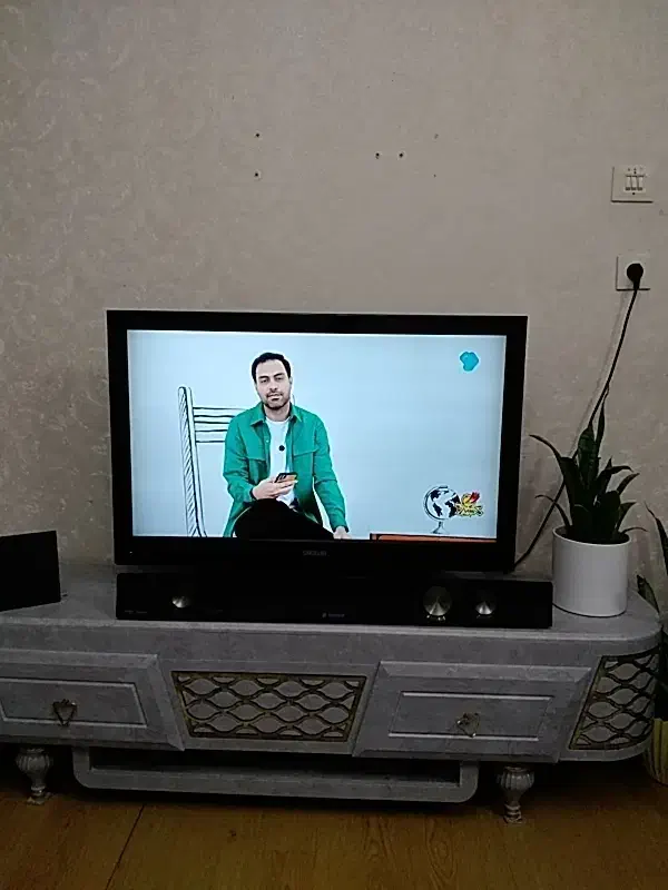 تلویزیون|تلویزیون و پروژکتور|سمنان, |دیوار