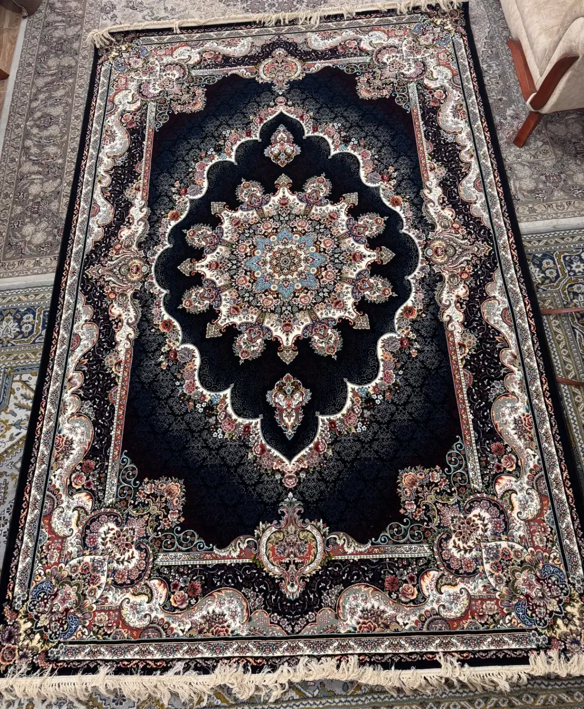 فرش ۶متری نگین والا ۷۰۰شانه|فرش|لنگرود, |دیوار