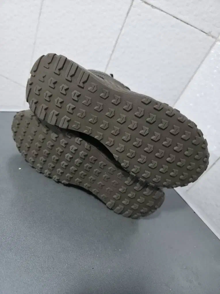 کفش کوهنوردی استوک اورجینال مارک آندرآرمور درصدرا|کیف، کفش، کمربند|شیراز, علوم پزشکی|دیوار