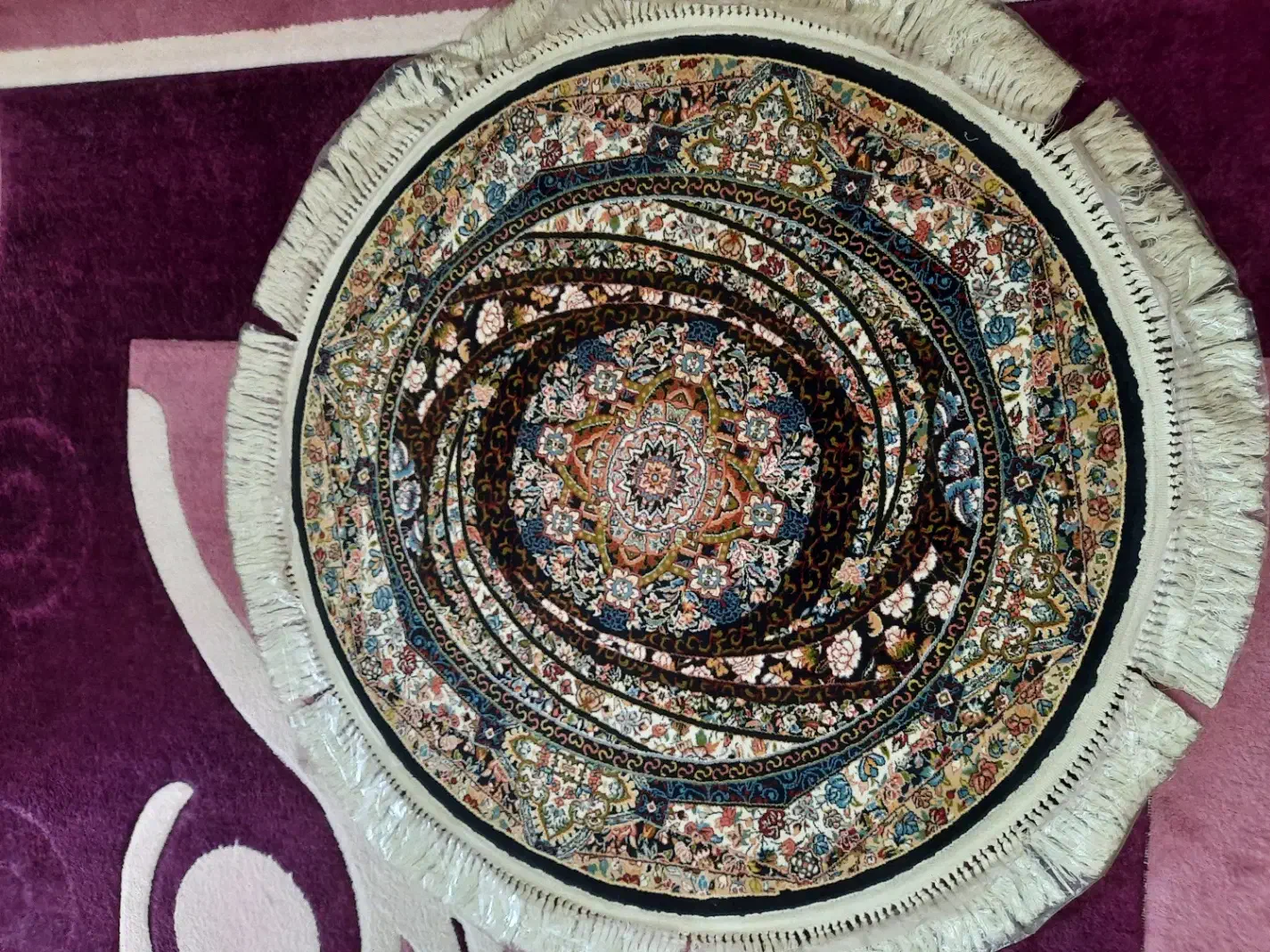 دم فرشی|فرش|اصفهان, سرچشمه|دیوار