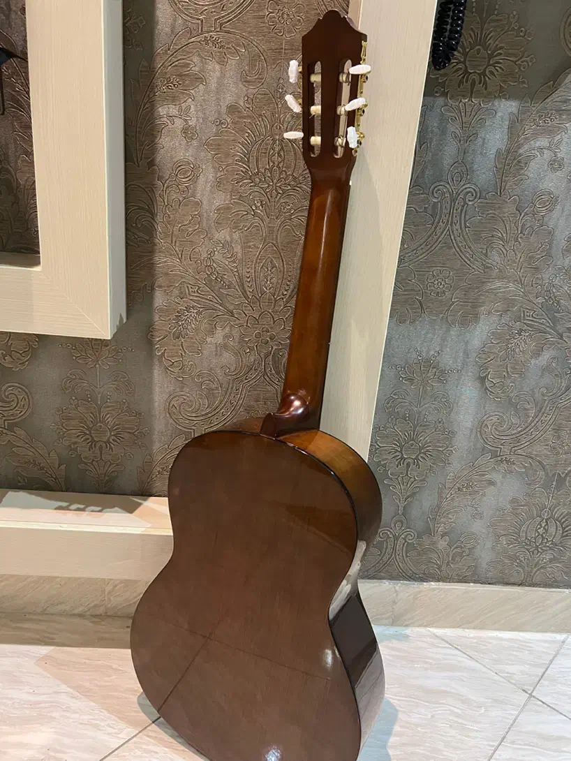 گیتار یاماهاC70|گیتار، بیس، امپلیفایر|کردکوی, |دیوار