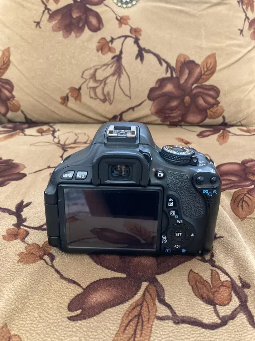 دوربین 600d کنون|دوربین عکاسی و فیلم‌برداری|کرج, شهرک اوج|دیوار