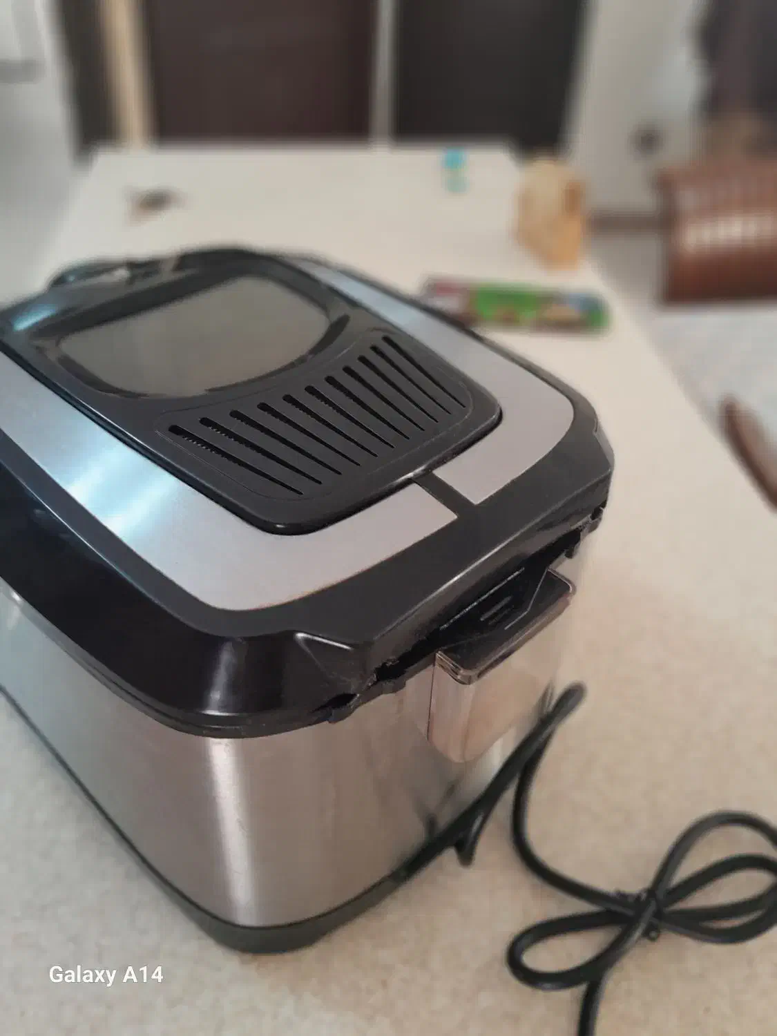 سرخ کن درحد نو|اجاق گاز و لوازم برقی پخت‌وپز|رشت, آب و برق|دیوار