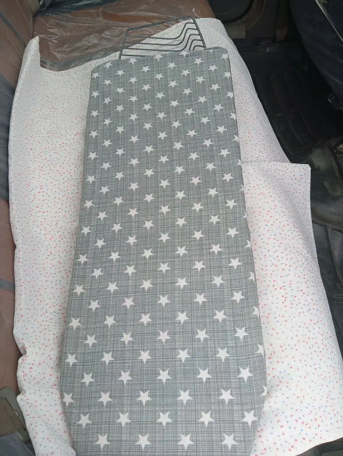 یک عدد میز اتو|اتو و لوازم اتو|رشت, منظریه|دیوار