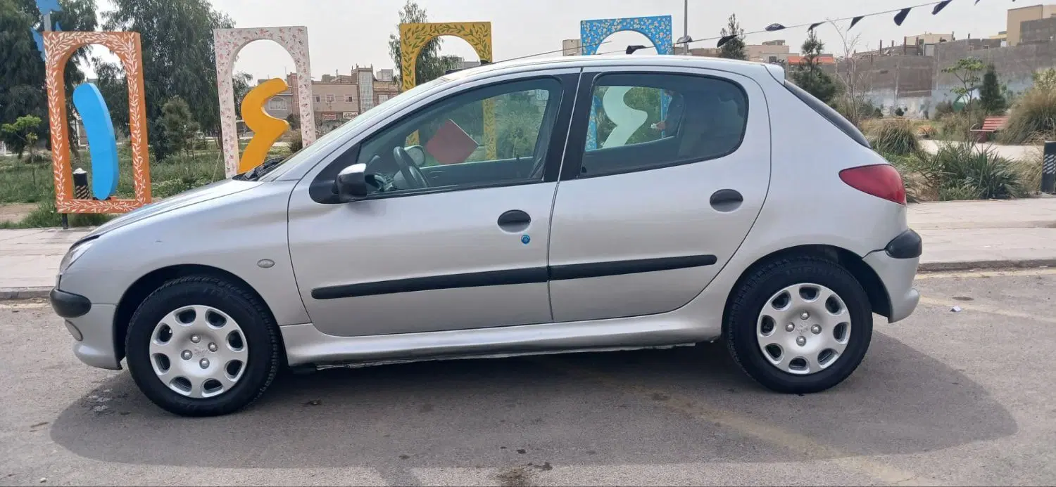 206 مدل 83|خودرو سواری و وانت|زاهدان, |دیوار