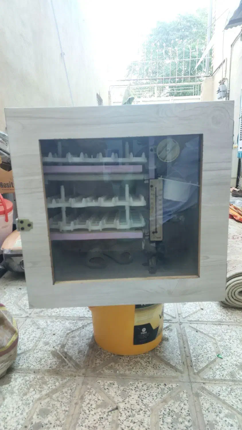 دستگاه جوجه کشی ۳ عدد|لوازم جانبی حیوانات|بردسکن, |دیوار