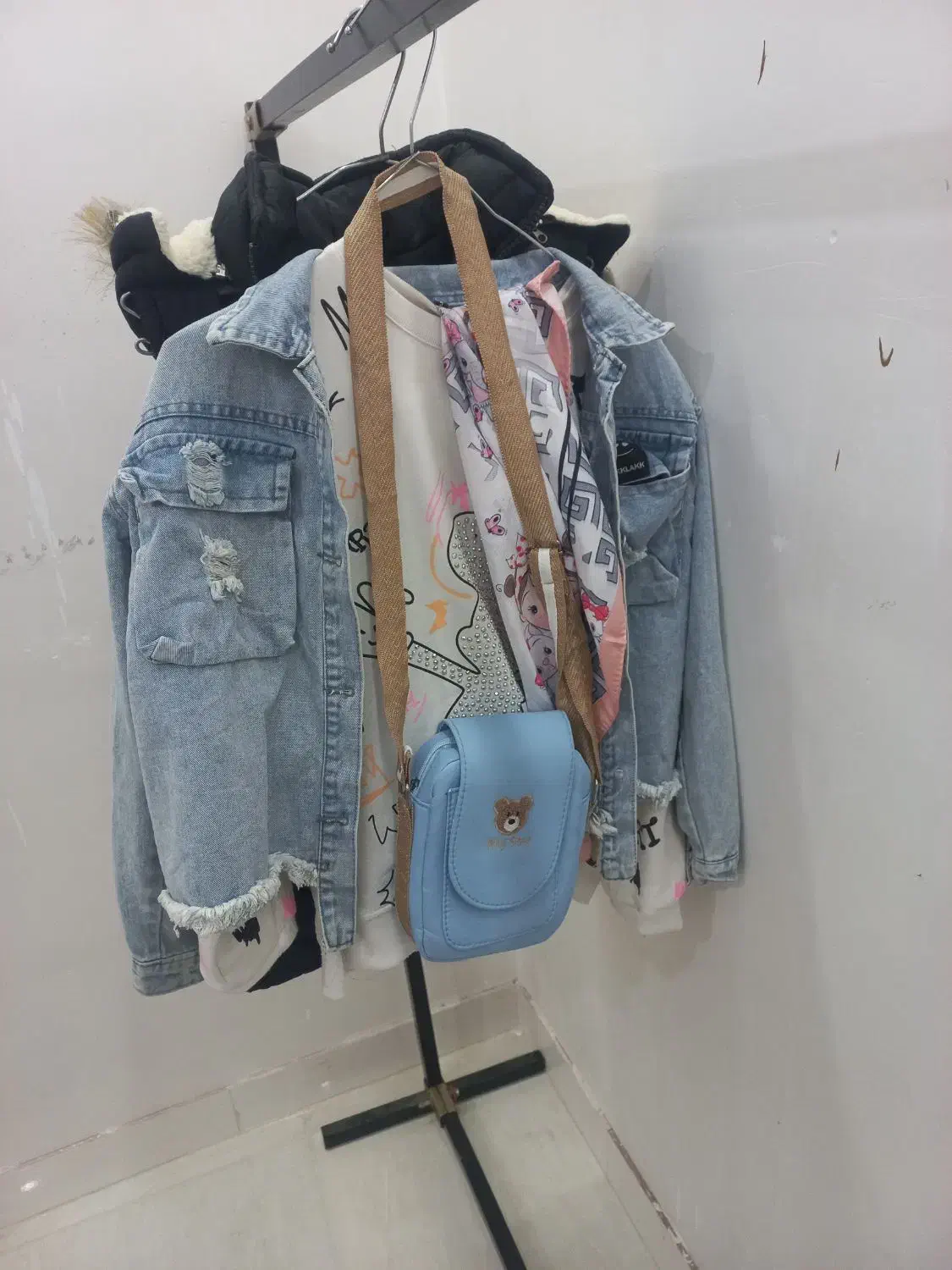 پافر نو و ست لباس لی دخترانه|کفش و لباس بچه|مشهد, سپاد|دیوار