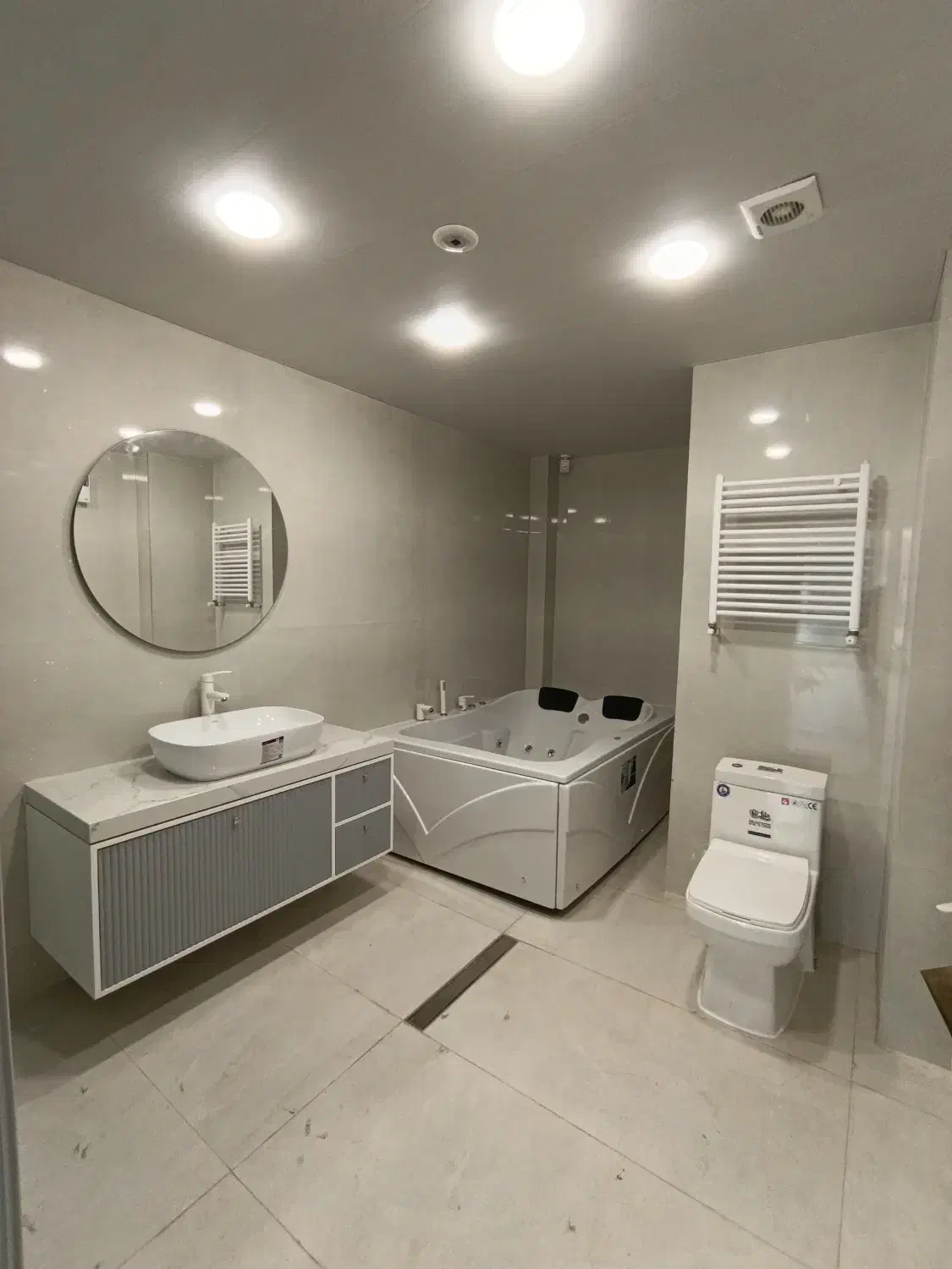 ۳۱۰ متر لاکچری /۴ خواب ۲ پارکینگ /قلب بلوارگیلان|فروش آپارتمان|رشت, بلوار گیلان|دیوار