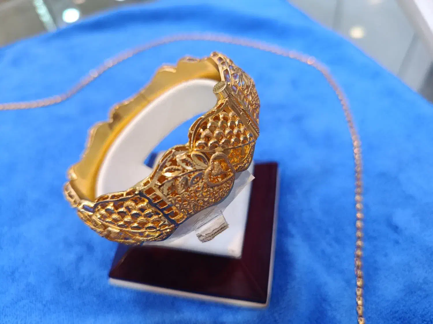 النگو و گردنی پلاک|جواهرات|شیراز, ملاصدرا|دیوار