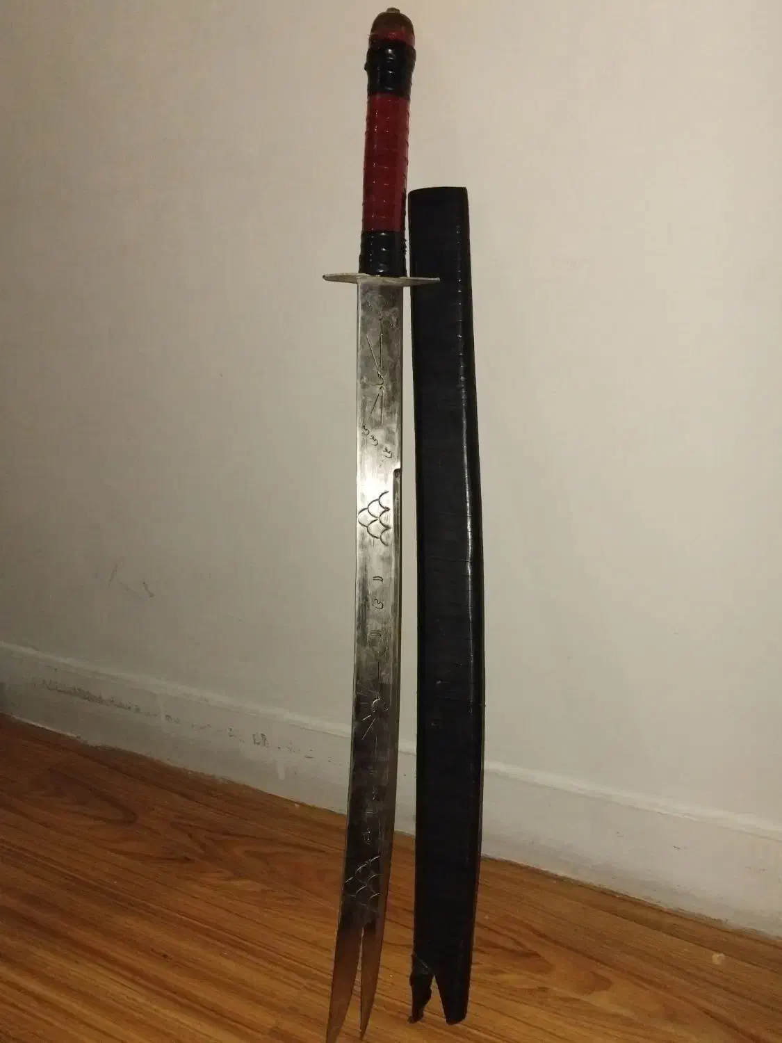 شمشیر|کلکسیون اشیاء عتیقه|خاوران, |دیوار