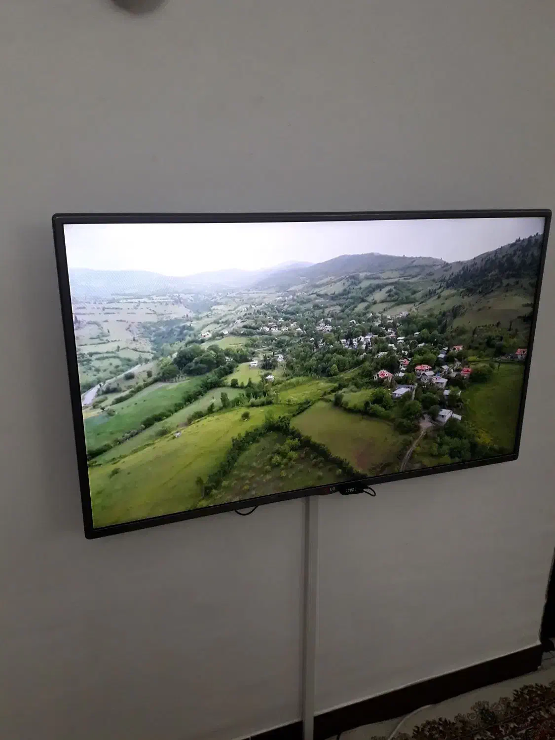 تلویزیون مدل ال جی اصلی42اینچ|تلویزیون و پروژکتور|قروه, |دیوار