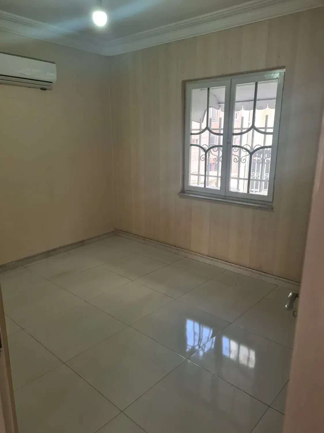 واحد اداری سنددار ۷۵ متری گلباغ نماز روبروی آتیه|فروش دفتر کار، اتاق اداری، مطب|رشت, گلباغ نماز|دیوار