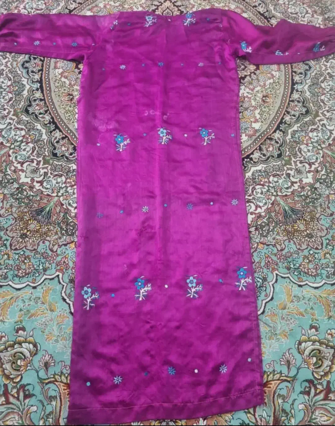 پیراهن اطلس قدیمی|لباس|جم, |دیوار