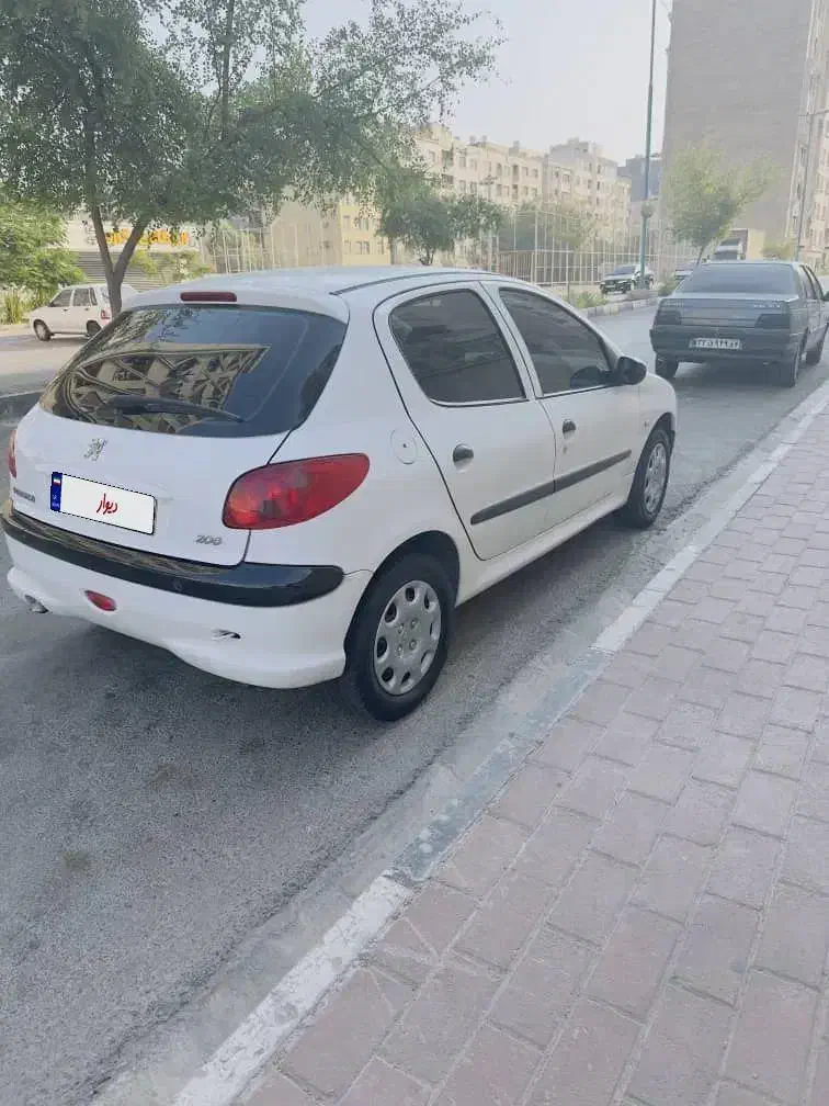 206تیپ 2|خودرو سواری و وانت|صدرا-فارس, فاز ۱|دیوار