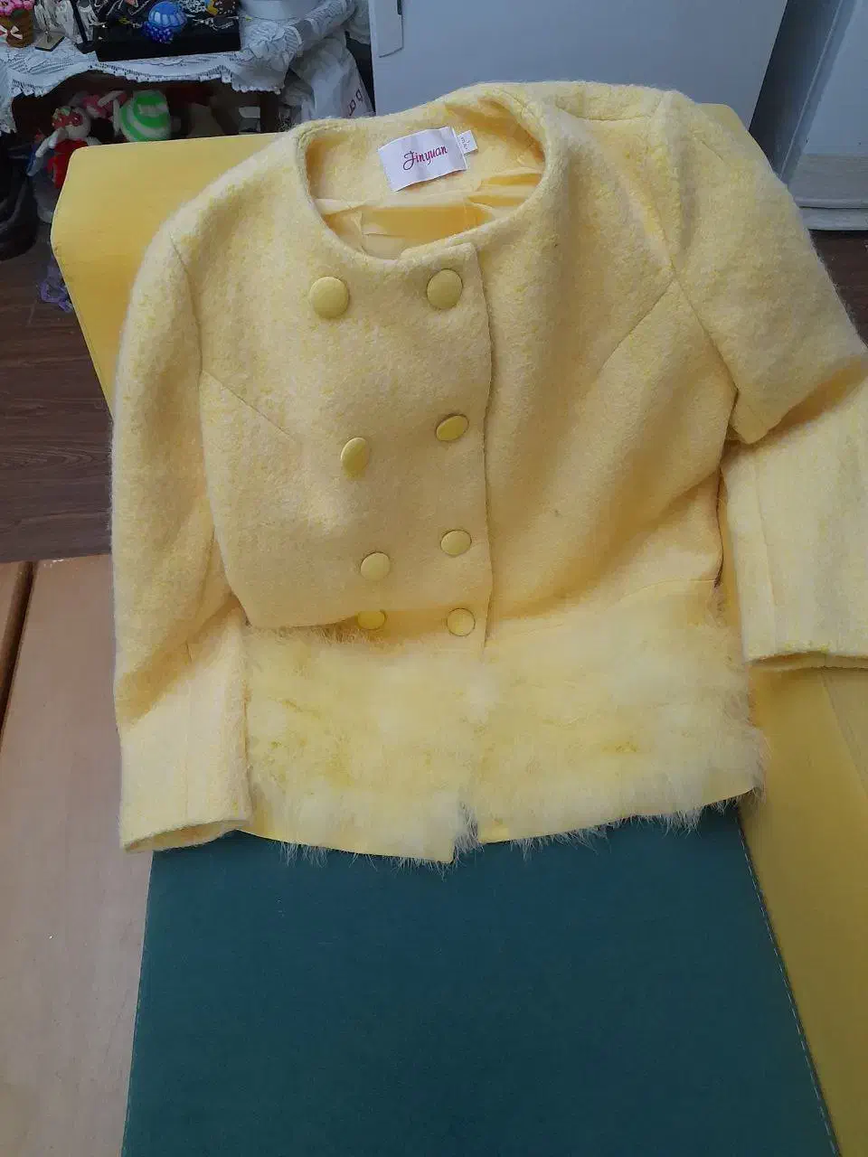 چند دست لباس|لباس|کیش, |دیوار