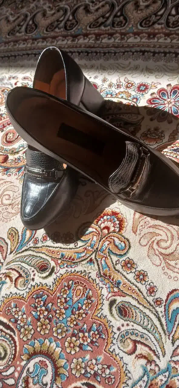 کفش|کیف، کفش، کمربند|اصفهان, جلالیه|دیوار