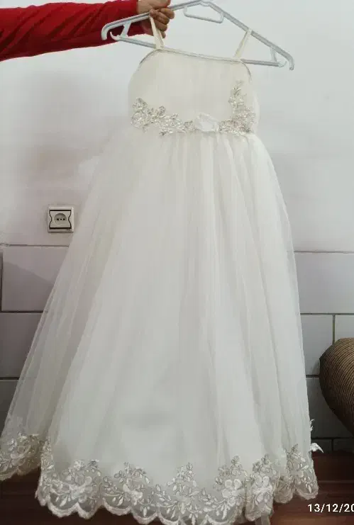 لباس عروس دخترانه ژپون دار همراه با تور سر|کفش و لباس بچه|کرمان, |دیوار