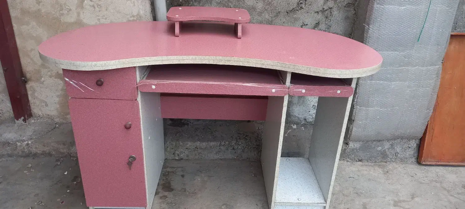 میز کار|میز تحریر و کامپیوتر|لاهیجان, گلستان|دیوار