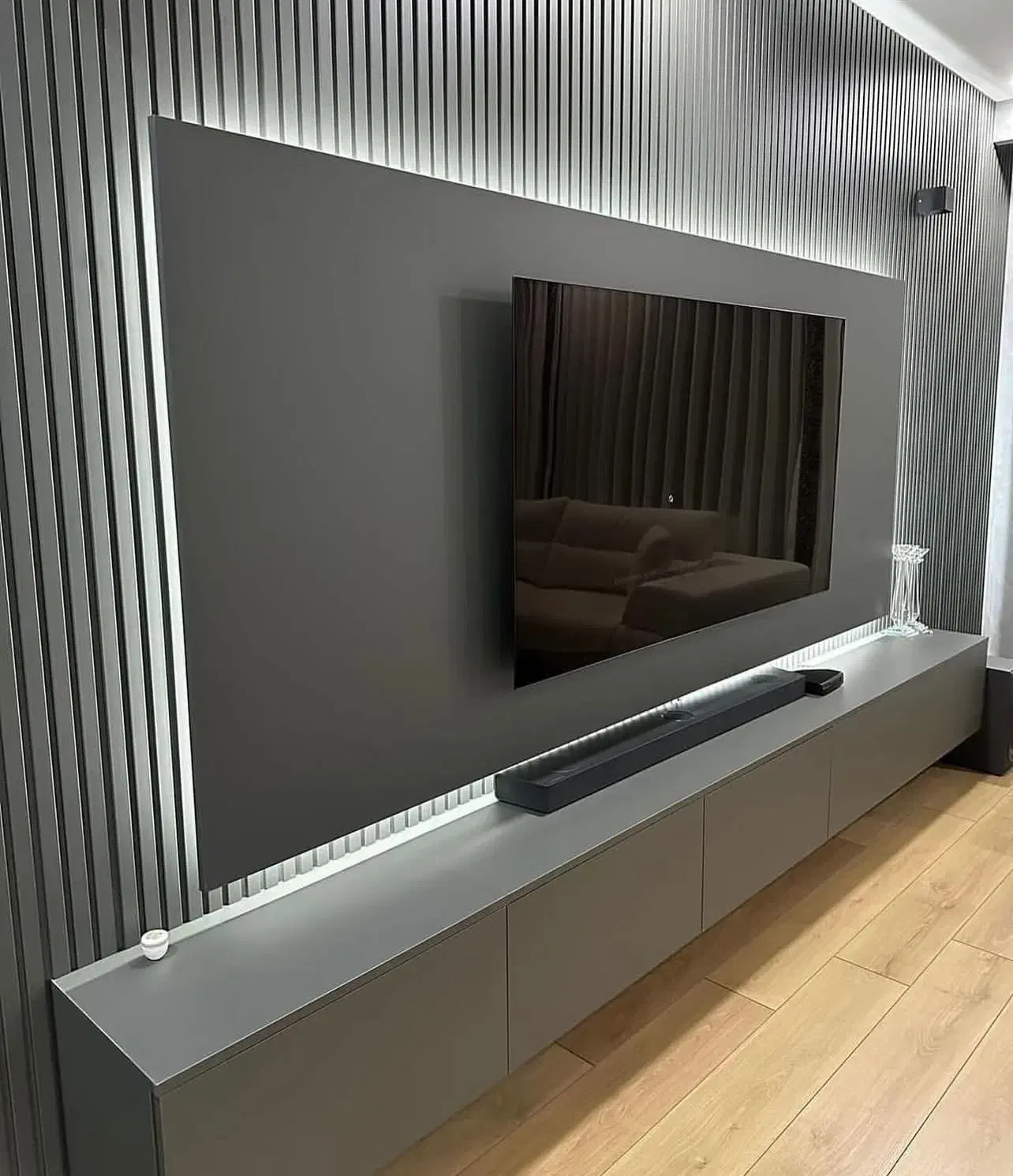 بازسازی ویلا کاغذ دیواری کفپوش ماربل تی وی وال|خدمات پیشه و مهارت|آمل, |دیوار