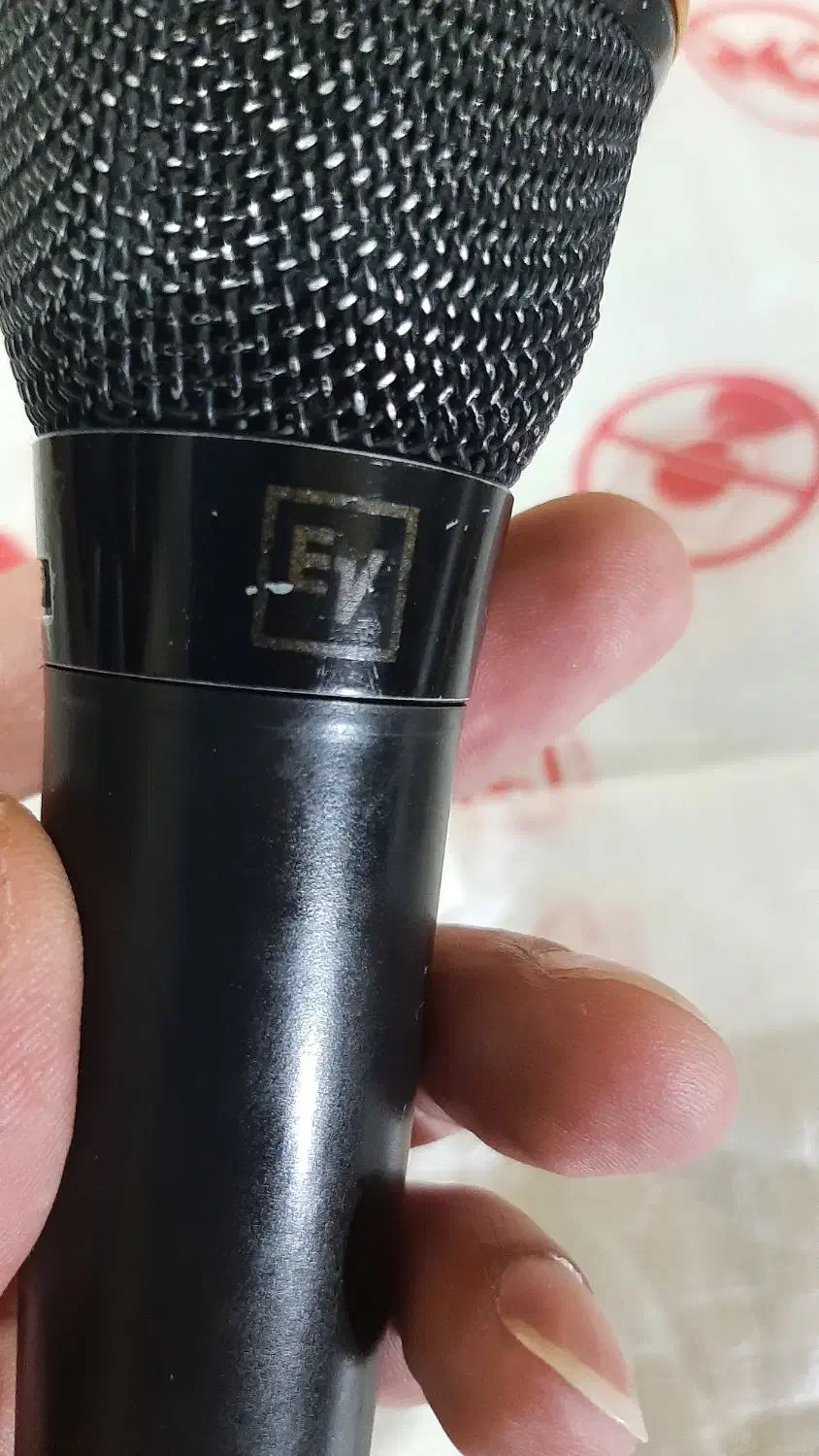 میکسرراک امریکایی تعدادی میکروفن|سیستم صوتی خانگی|رودهن, |دیوار