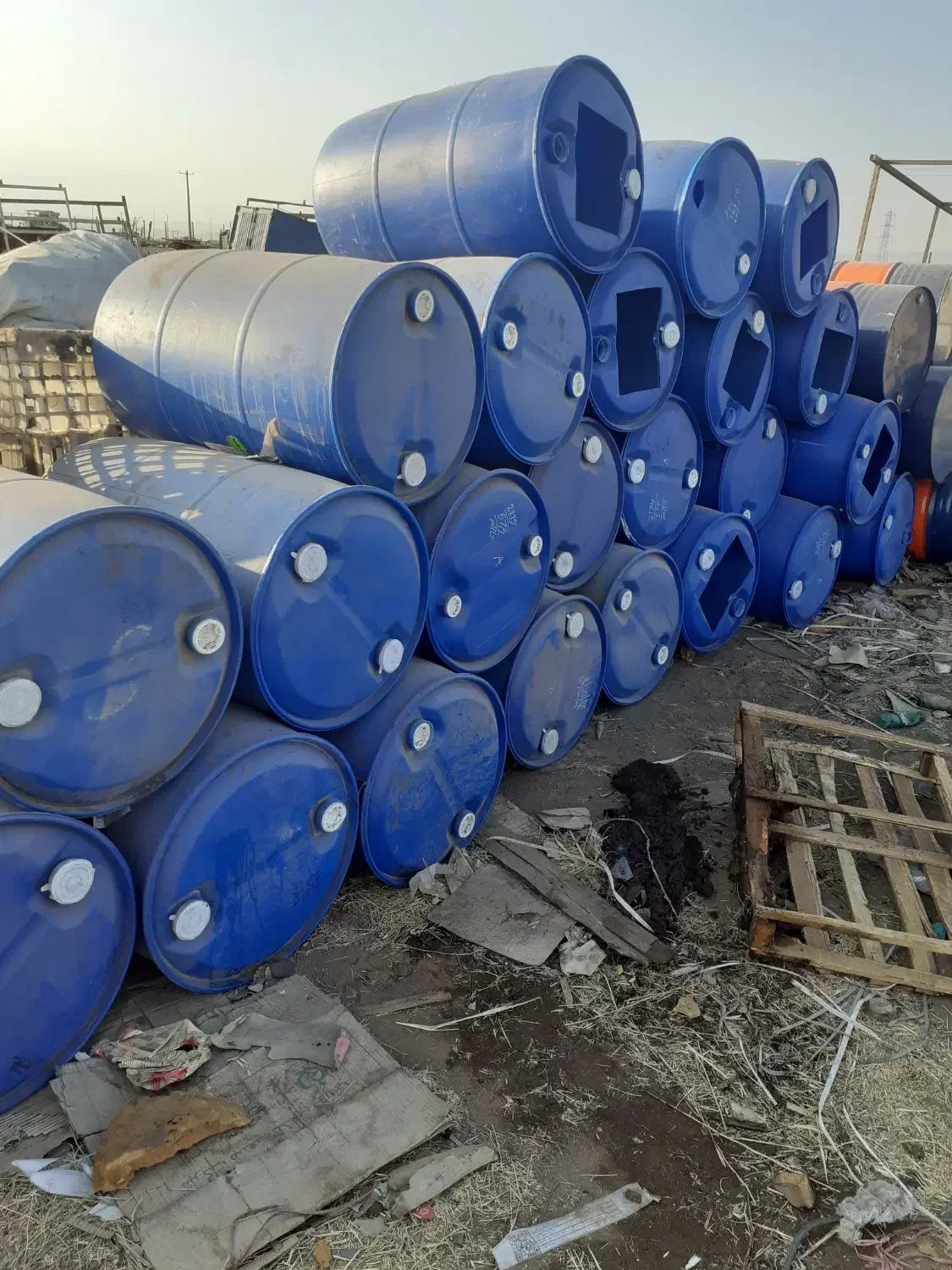 سطل بزرگ حبوبات و بشکه اهنی و پلاستیکی|فروشگاه و مغازه|اقبالیه, |دیوار